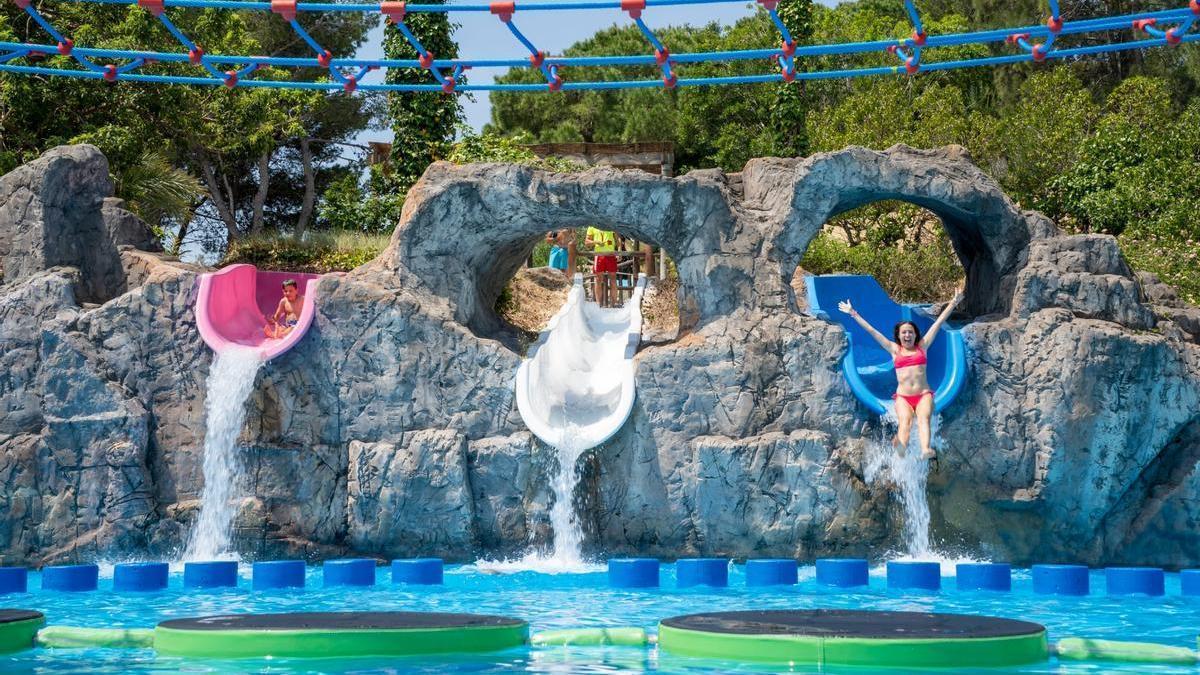 Una de las atracciones del parque acuático de Cullera.
