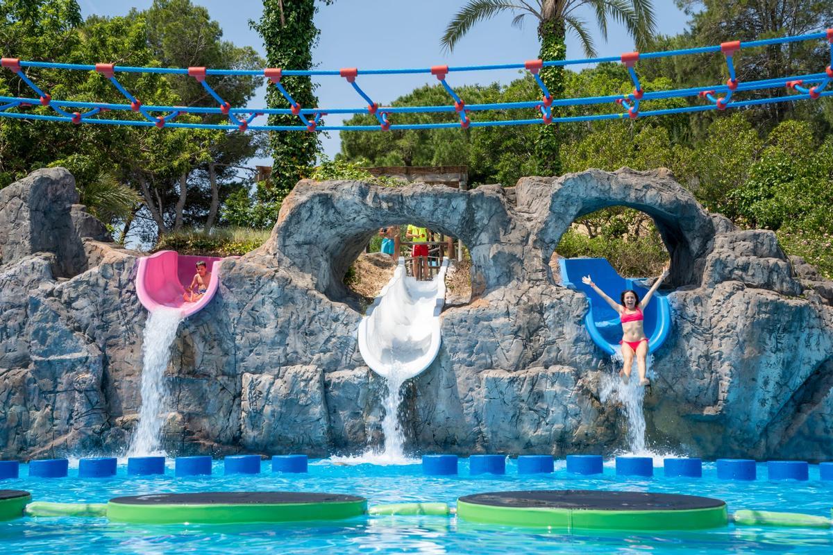 Una de las atracciones del parque acuático de Cullera.