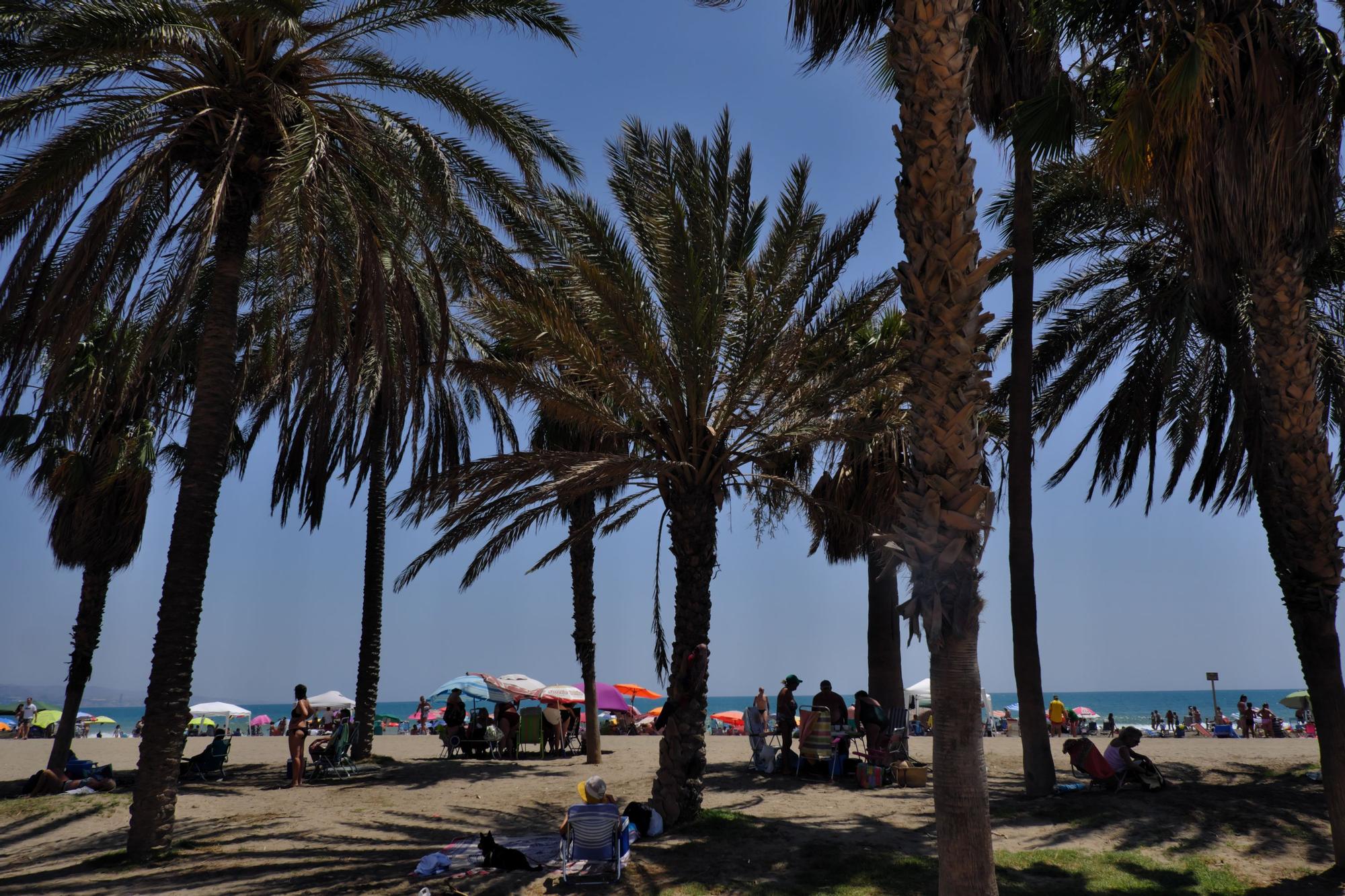 Las playas de Málaga llenas en el fin de semana de inicio de las vacaciones de agosto