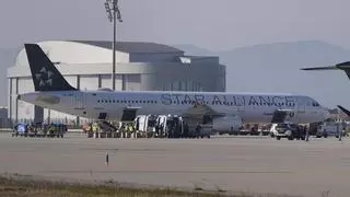 Una pasajera del avión de Turkish Airlines aterrizado en El Prat alertó de un mensaje: ''Va a explotar una bomba a las 9.30"