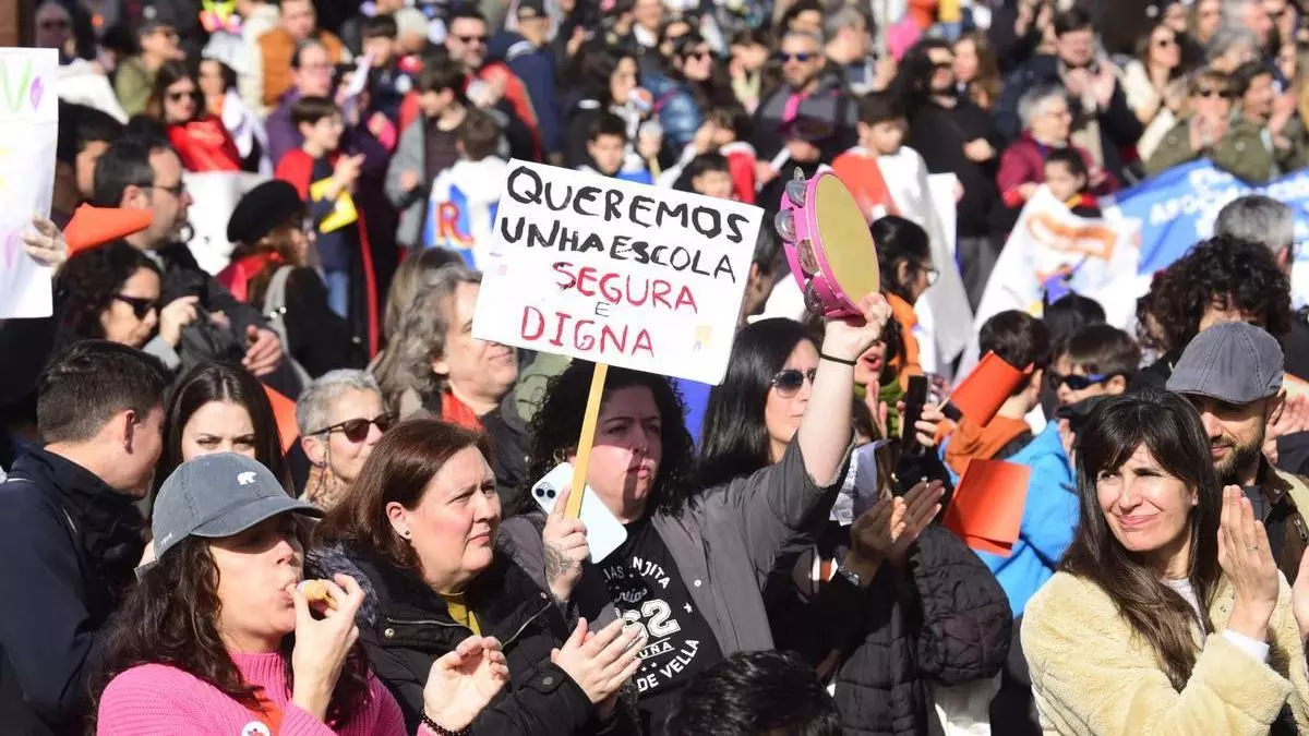 Manifestación de familias de alumnos de colegios públicos de A Coruña