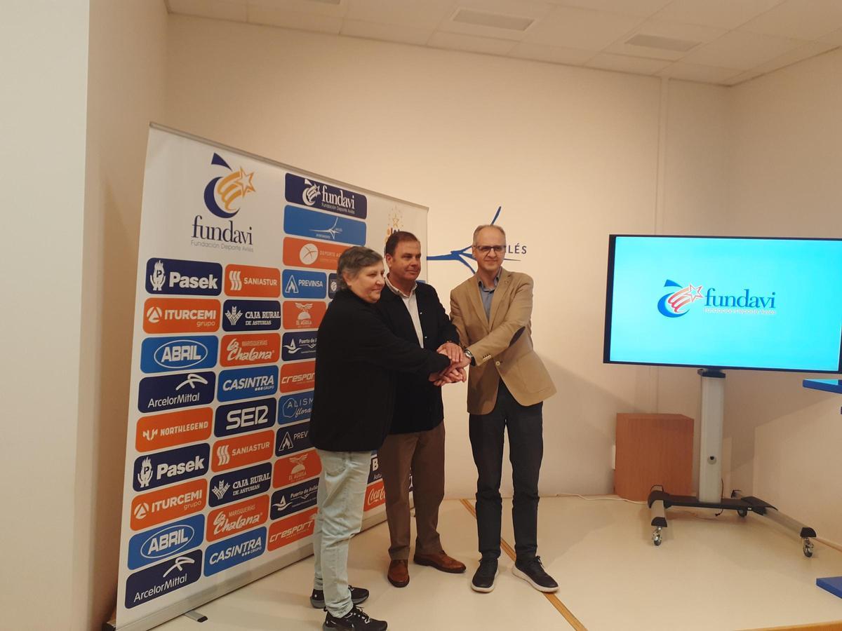 María José Ondina, Luis Pérez Canal y Juan Carlos Guerrero, ayer.