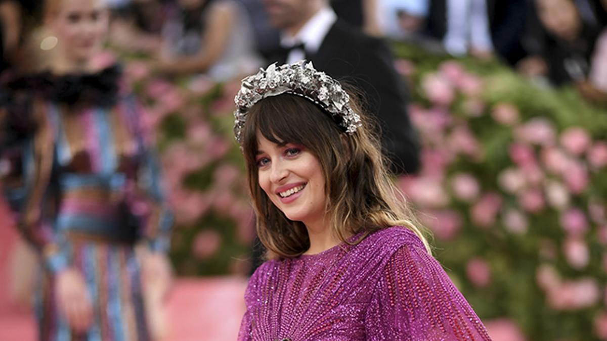 Dakota Johnson, en la Gala MET, con vestido de Gucci