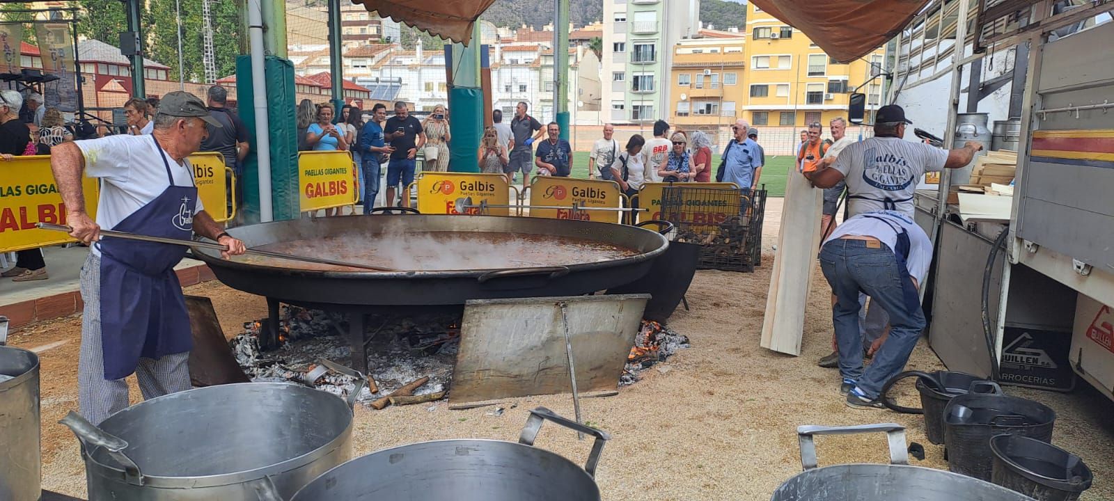 Paella de la Gent Gran en las fiestas de Tavernes de la Valldigna