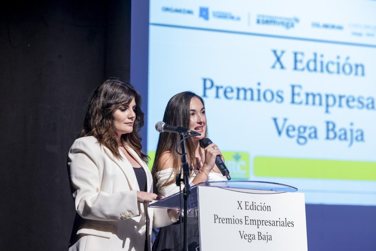 Así fue la entrega de premios empresariales de la Vega Baja Asemvega en Torrevieja, en imágenes