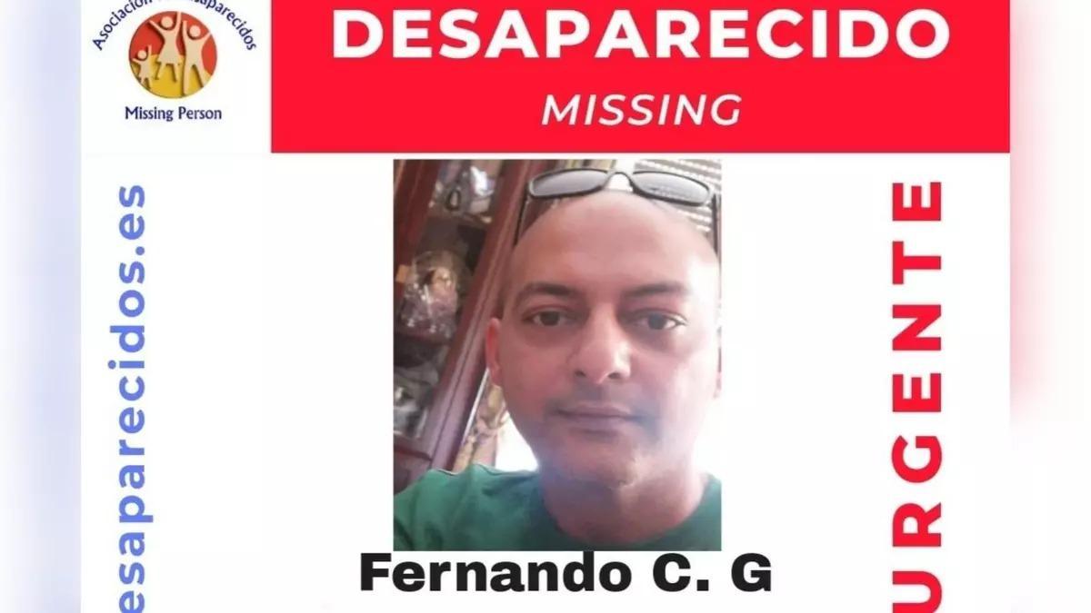 Cartel de SOS Desaparecidos alertando de la desaparición dle joven menciano.