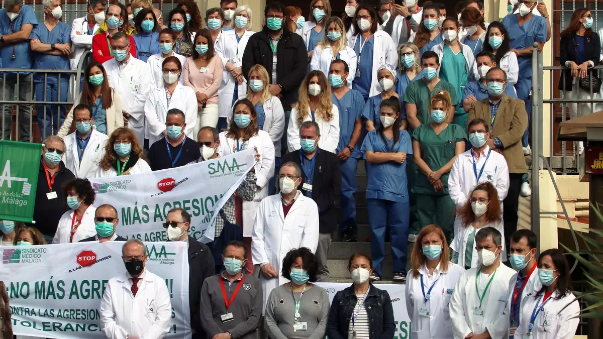 Cinco agresiones en menos de 48 horas ponen en alerta a los sanitarios sin plan de choque de la Junta