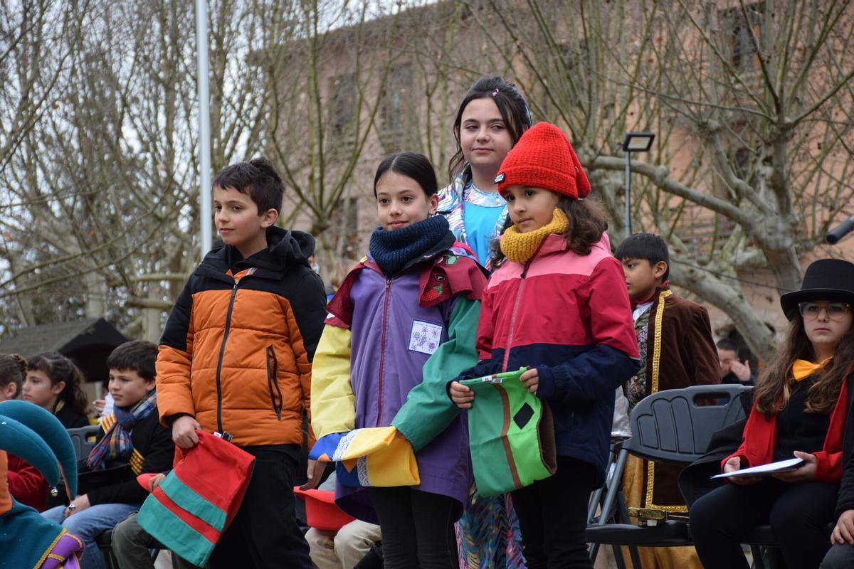 Els infants de Solsona fan ballar els gegantons del Carnaval Els infants de Solsona fan ballar els gegantons del Carnaval