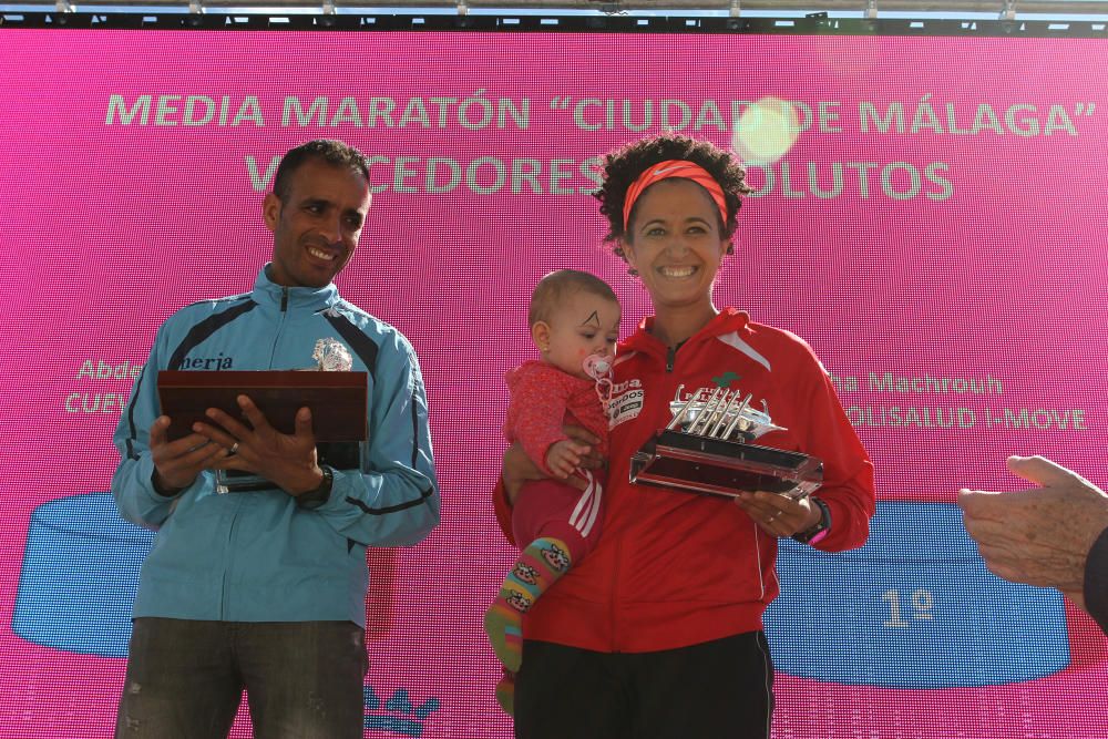 El Mouaziz, del Club Nerja de Atletismo ha vuelto a imponerse en la prueba, que ha alcanzado una participación récord con 7.500 corredores