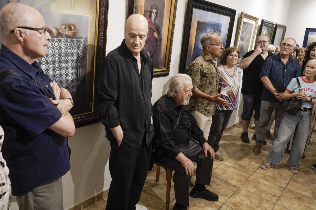 La inauguració de les pintures de Rafael López Pozo, en imatges