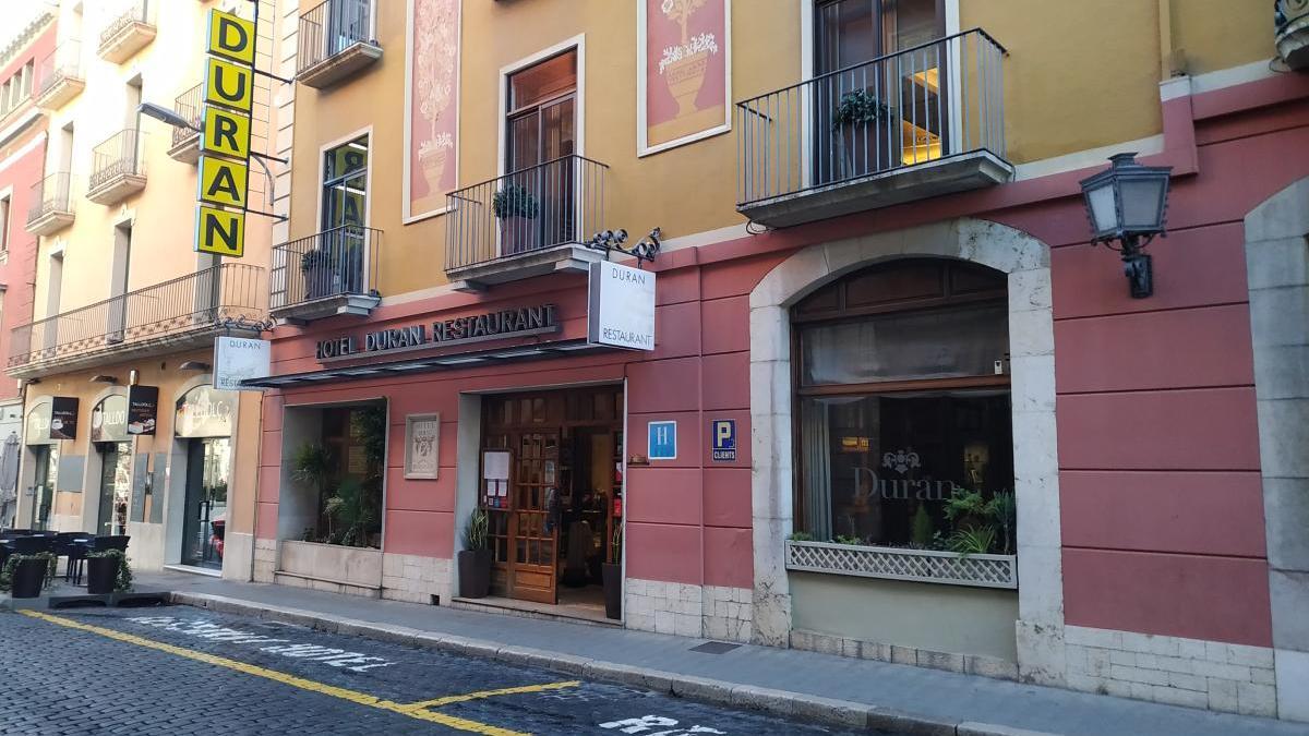 Façana de l&#039;Hotel Duran del carrer Lasauca.