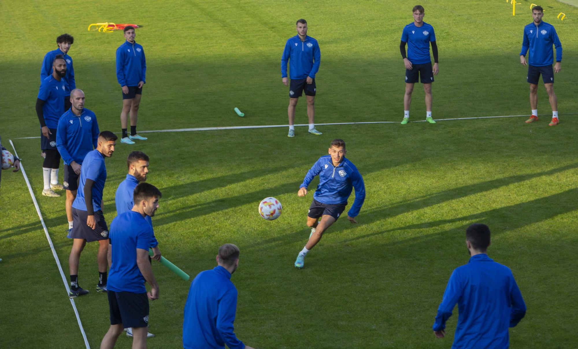 Entrenamiento del Intercity antes del partido de la Copa del Rey contra el Barcelona