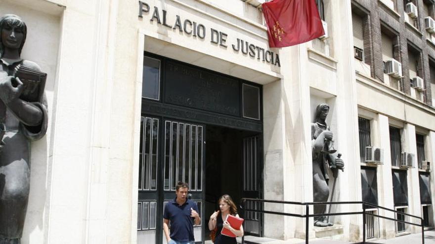 Fachada de la Audiencia Provincial de Murcia.