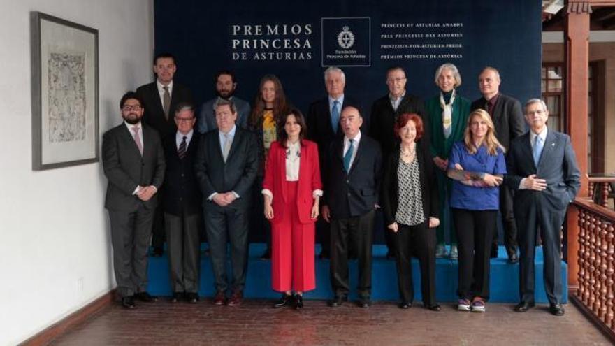 "Estamos bien aleccionados para no decir nada",  afirma el jurado del Princesa de Asturias de las Artes