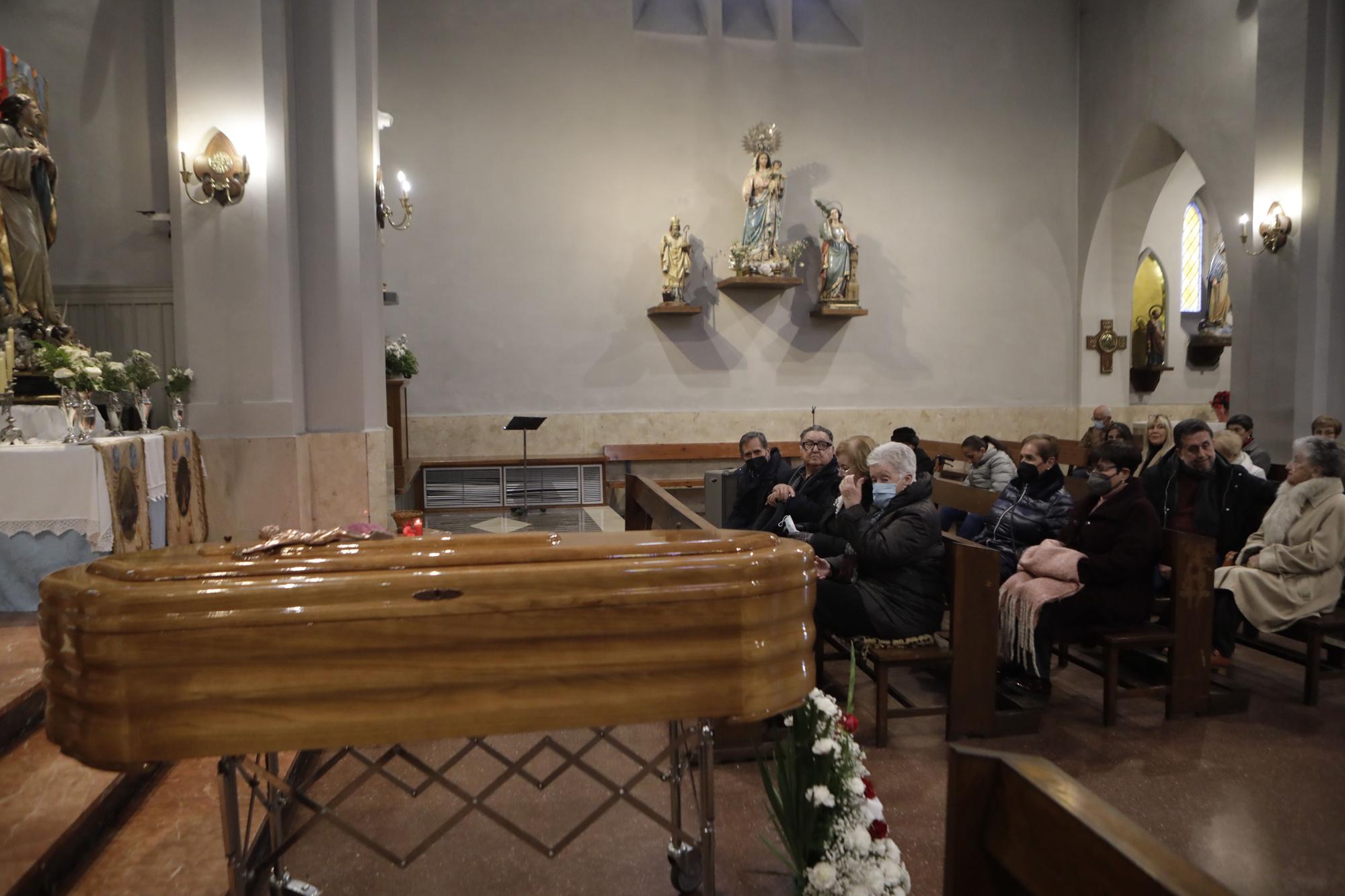 El funeral de "Don Manuel", Manuel Prieto, sacerdote en Laviana 36 años