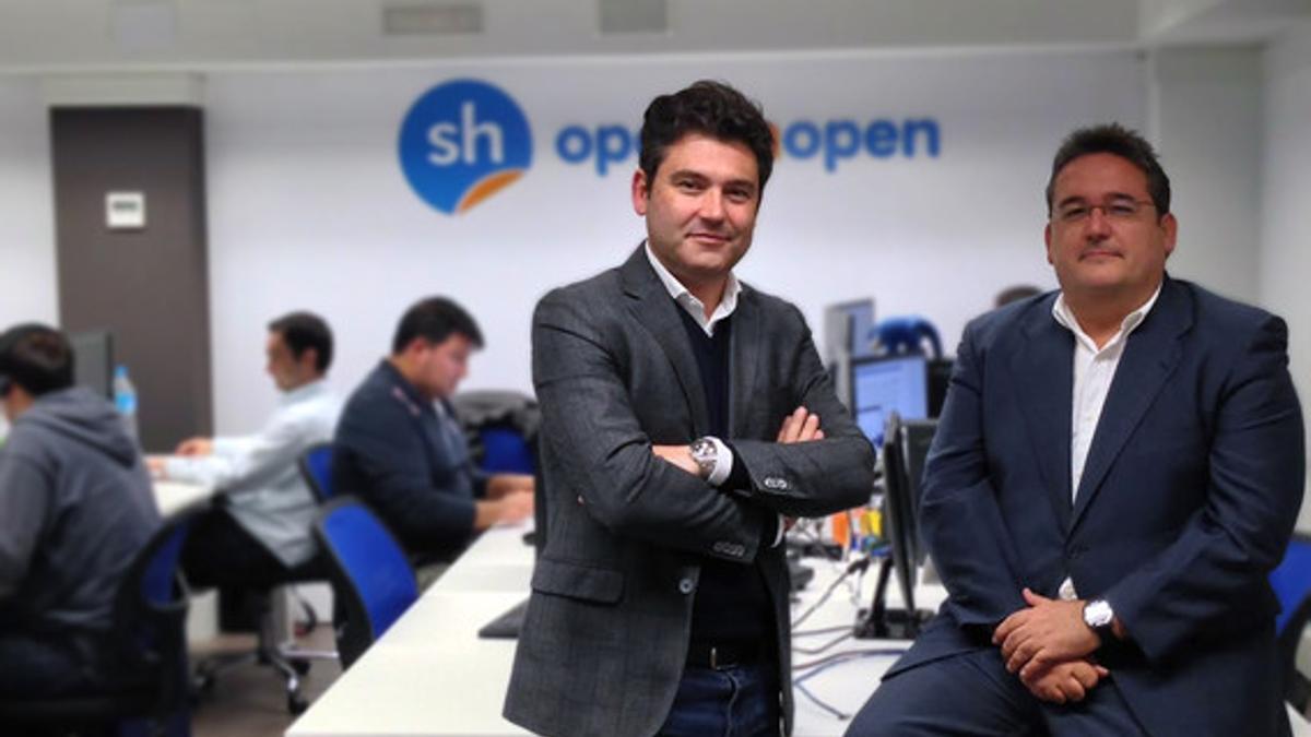 Marc Vidal, en la izquierda, con su socio de Openshopen.com