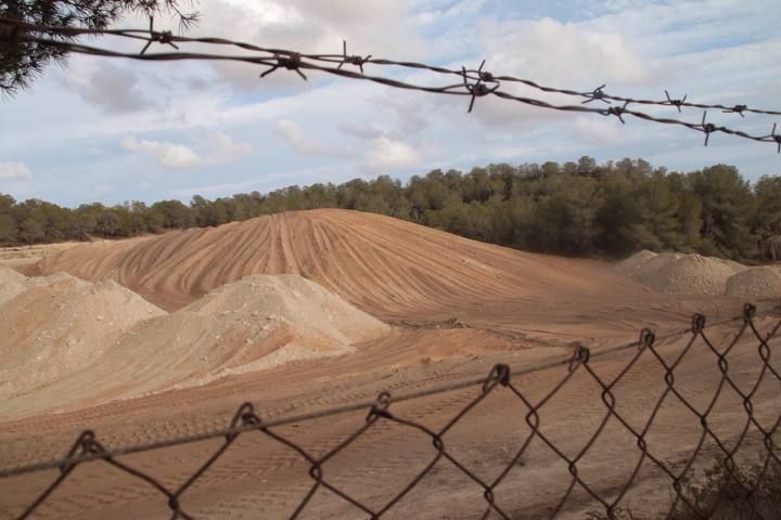 El Seprona investiga roturaciones en Sierra Escalona en dominio público