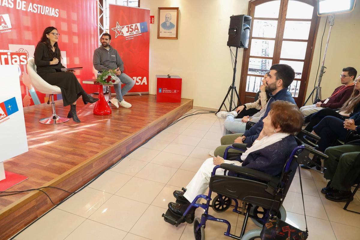 Maricuela, la histórica socialista, homenajeada en Avilés