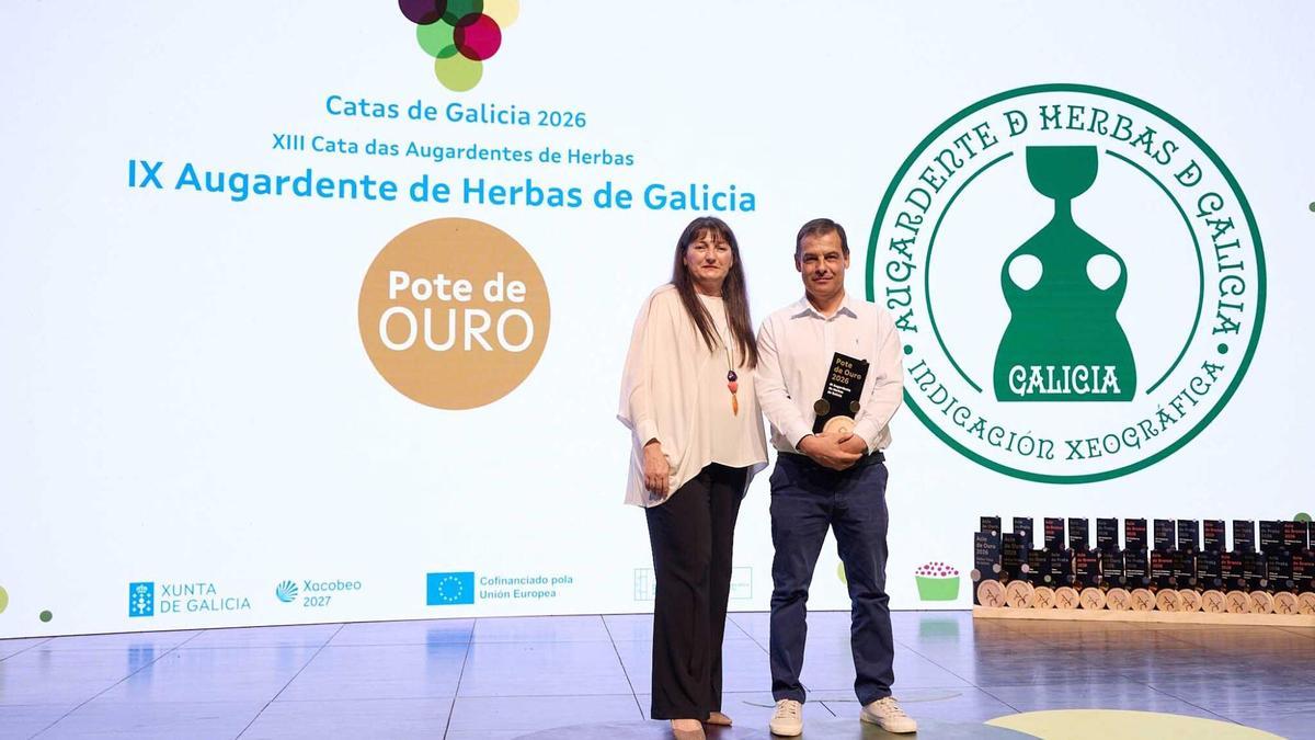 Representantes de Orujos y Licores Augavella en las Catas de Galicia.