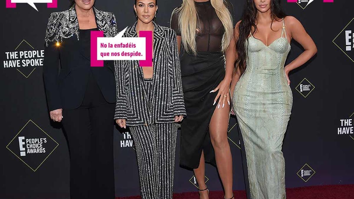 Kris Jenner, Kourtney Kardashian, Khloé Kardashian y Kim Kardashian en los People Choice Awards
