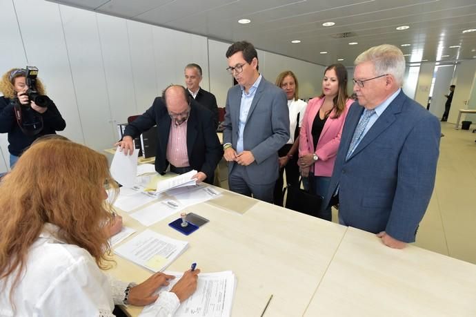 17-04-2019 LAS PALMAS DE GRAN CANARIA. Coalición Canaria presenta candidaturas 26M en la Junta Electoral Provincial de Las Palmas  | 17/04/2019 | Fotógrafo: Andrés Cruz