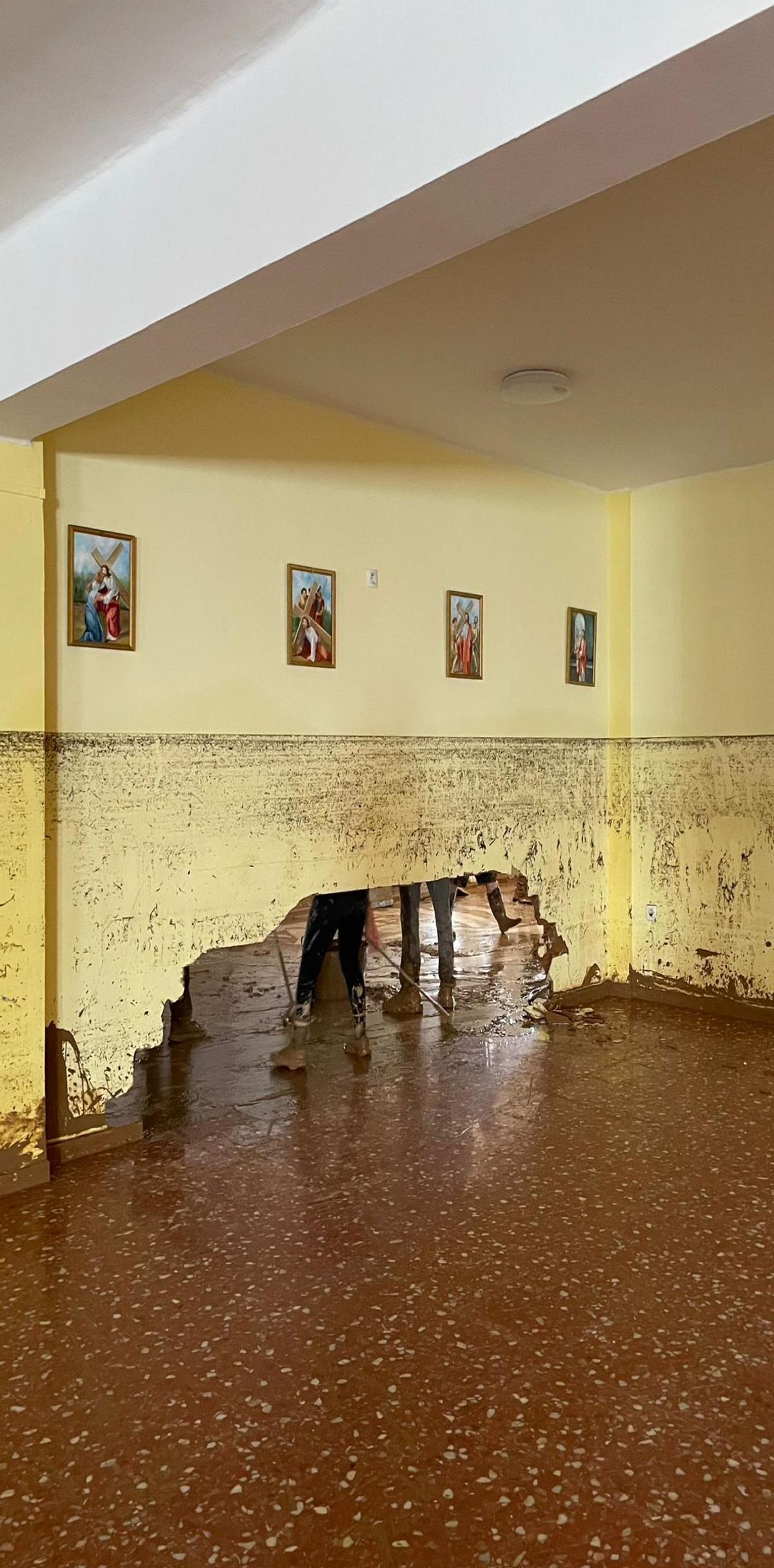Marca de la inundación de la parroquia de Santa Fe, Alfafar.