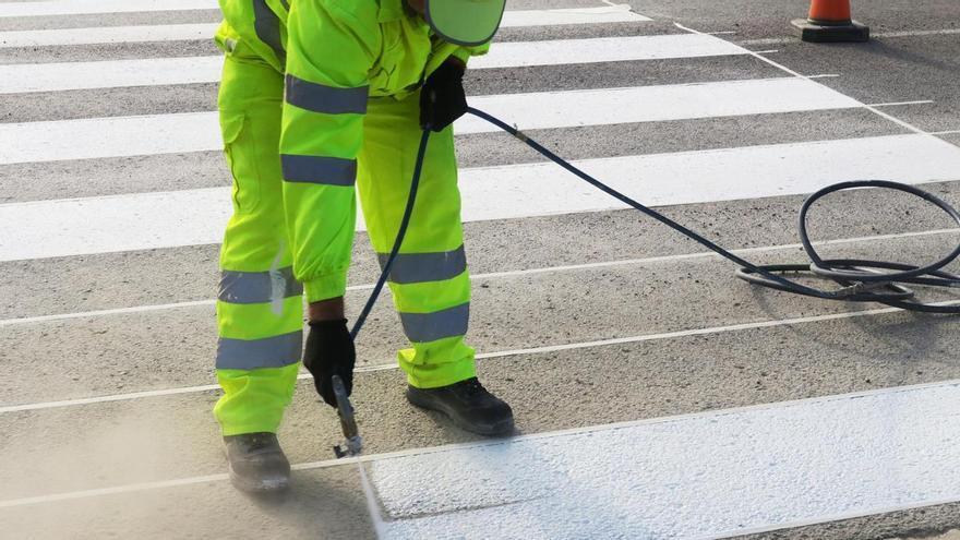 Sant Antoni licita el proyecto de repintado de la señalización horizontal en todo el municipio