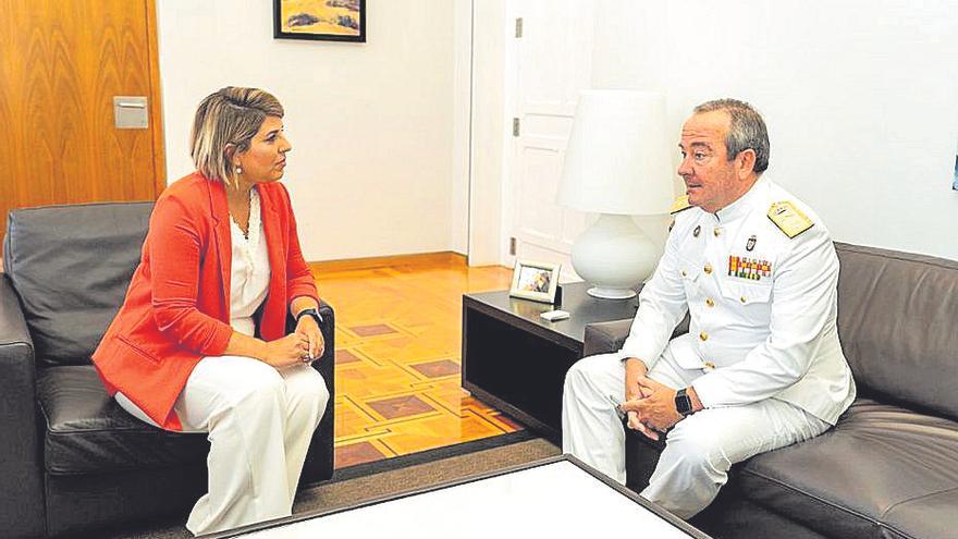 El almirante de Acción Marítima se despide de Cartagena