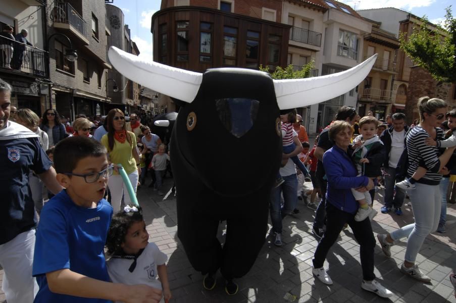 Los toros hinchables llenaron las calles