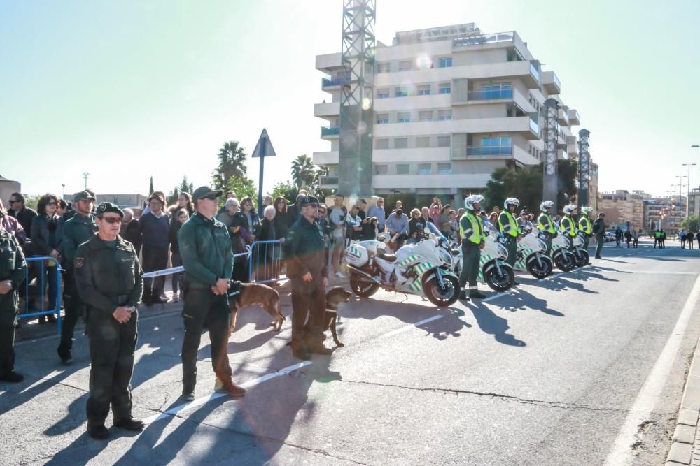 El Ayuntamiento rindió homenaje a la presencia de la Guardia Civil en Orihuela y su 175 aniversario con el descubrimiento de un monumento