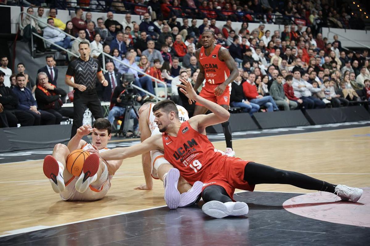 Las mejores imágenes del UCAM Murcia - Valencia Basket
