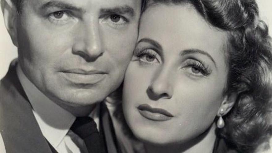 Danielle Darrieux, con James Mason.