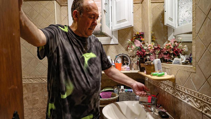 Los vecinos de Finca Terol denuncian cortes de agua en la urbanización