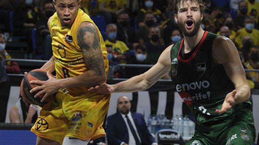 Aaron se desquita en el triple | CARSTEN W. LAURITSEN