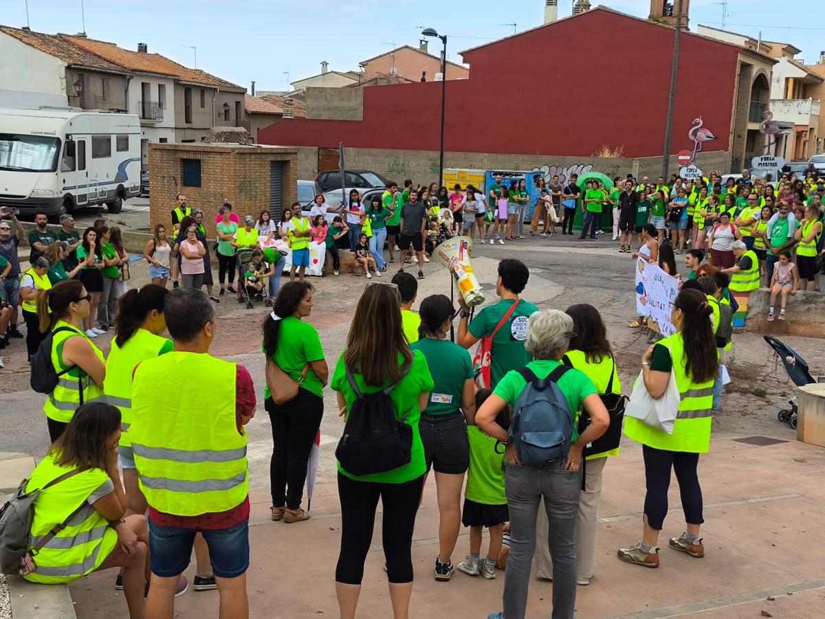 Manifestación histórica en les Valls por la enseñanza.