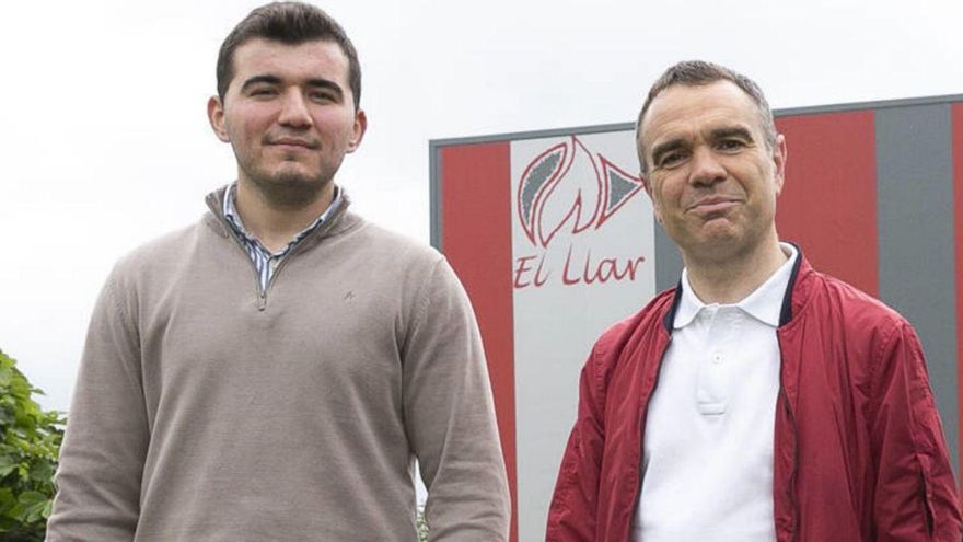 Alejandro Méndez e Iván Fernández en un debate electoral convocado en El Llar de Las Vegas durante la campaña de mayo pasado. | M. Fuentes