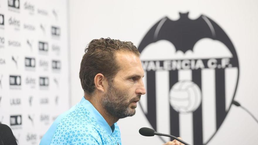 Rubén Baraja durante la rueda de prensa previa al Atlético de Madrid Valencia