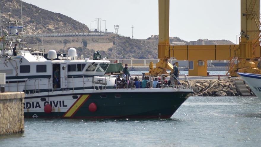 De las 19 personas que llegaron ayer, solo una fue trasladada al hospital.