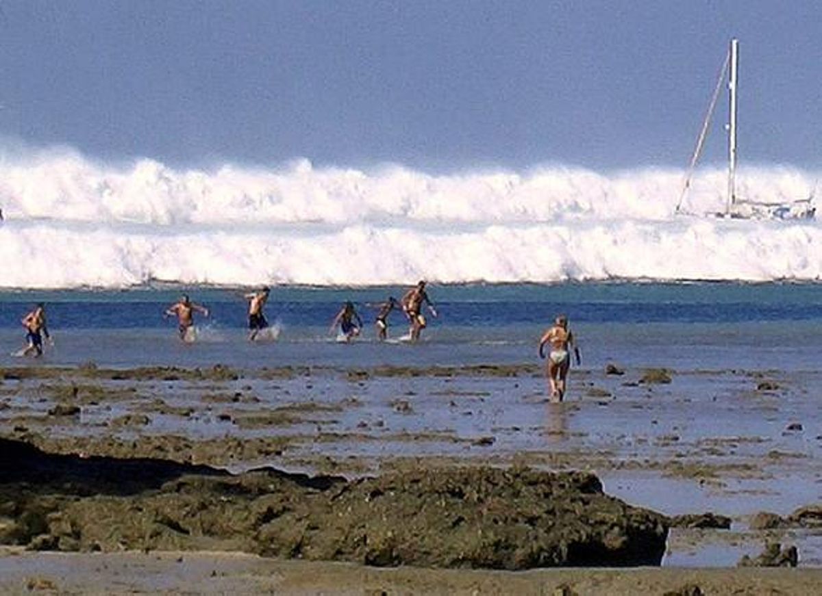 Diversos autors. ’Amateurs en portada. 30 imatges que no van canviar el fotoperiodisme’.