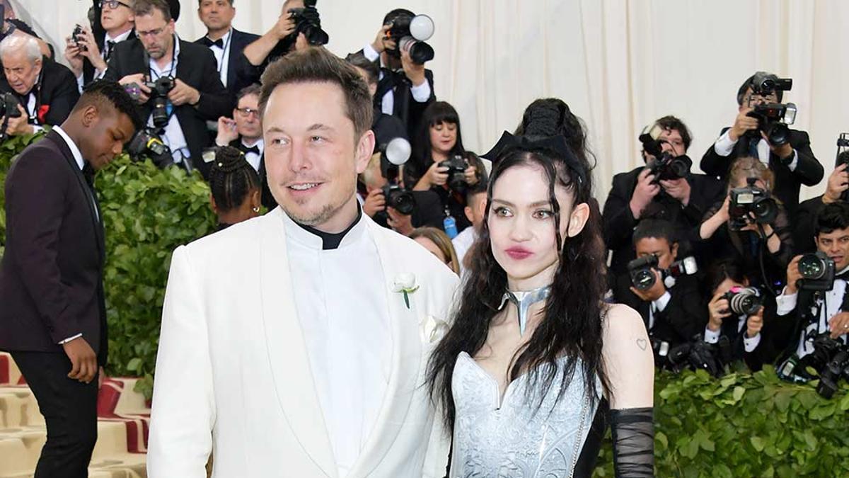 Elon Musk y Grimes en la gala MET de 2018