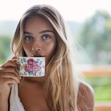 Infusiones mágicas: los tés que mejoran tu piel, tu pelo y tu bienestar