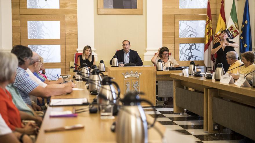 FOTOGALERÍA | Así fue el Pleno del Mayor en el Ayuntamiento de Cáceres