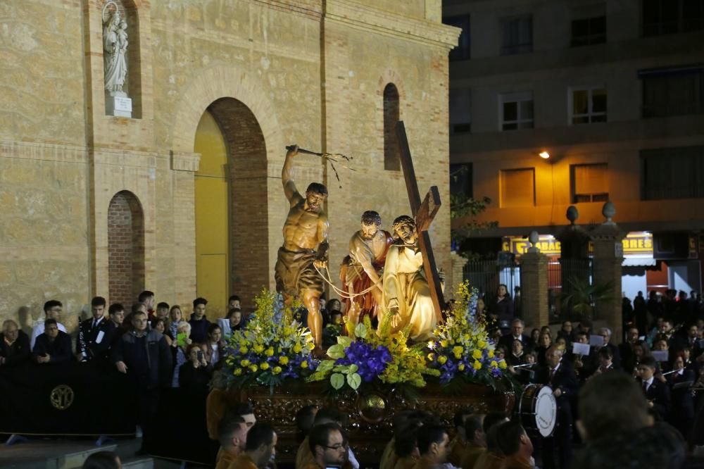 Algunas de las imágenes decanas de la Semana Santa se acercaron al mar y los paseos en Martes Santo