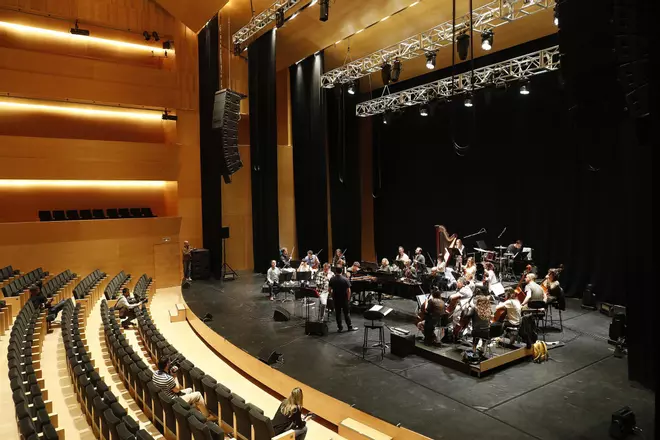 L'assaig de Rufus Wainwright i la GIO Symphonia