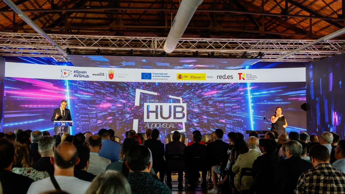 Jornada de puertas abiertas en el ágora tecnológica ubicada en el Cuartel de Artillería.