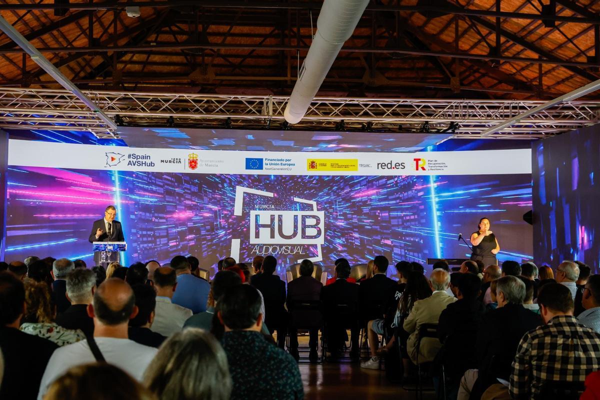Jornada de puertas abiertas en el ágora tecnológica ubicada en el cuartel de artillería.