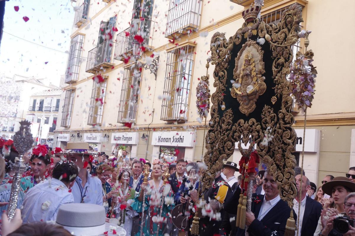 Fotos: La hermandad de Nuestra Señora del Rocío Málaga la Caleta emprende su Camino