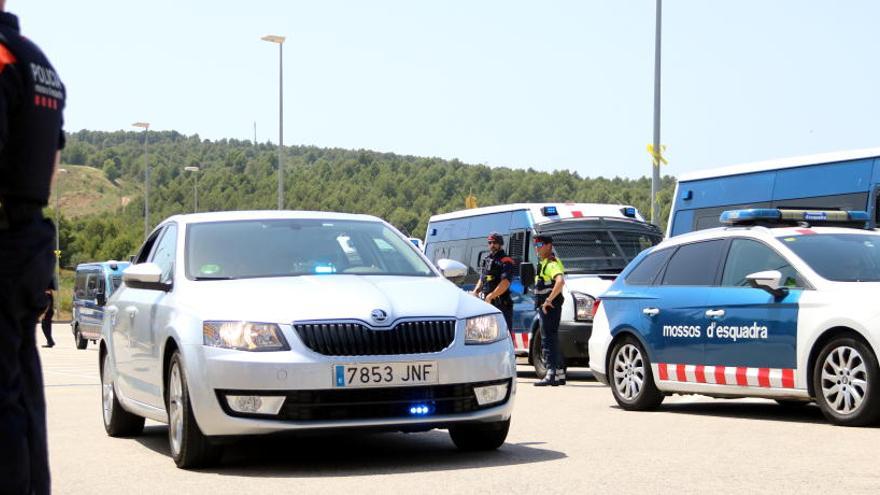 Imatge del cotxe que ha portat Dolors Bassa a la presó