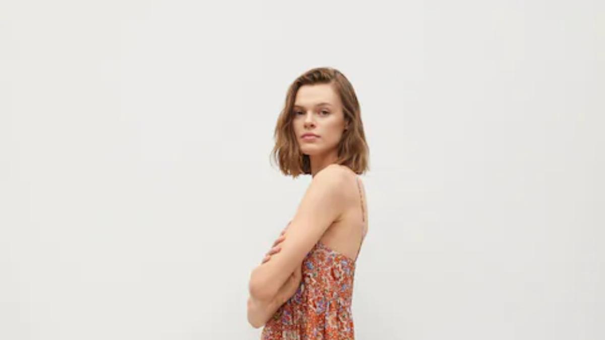 10 vestidos de Zara y Mango de rebajas que te van a salvar el verano