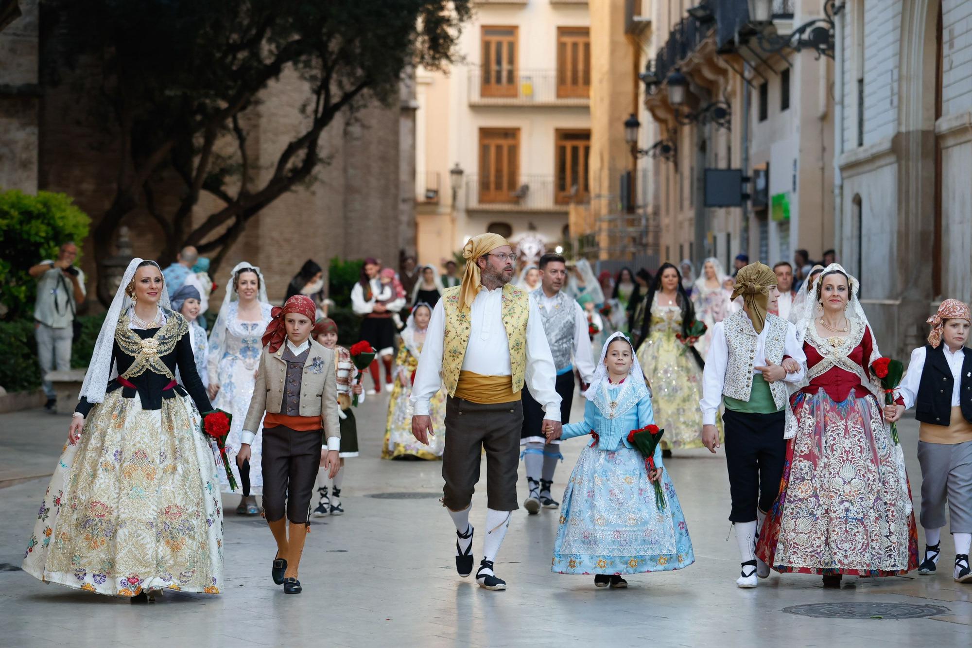 Búscate en el primer día de la Ofrenda en la calle San Vicente entre las 18:00 y las 19:00